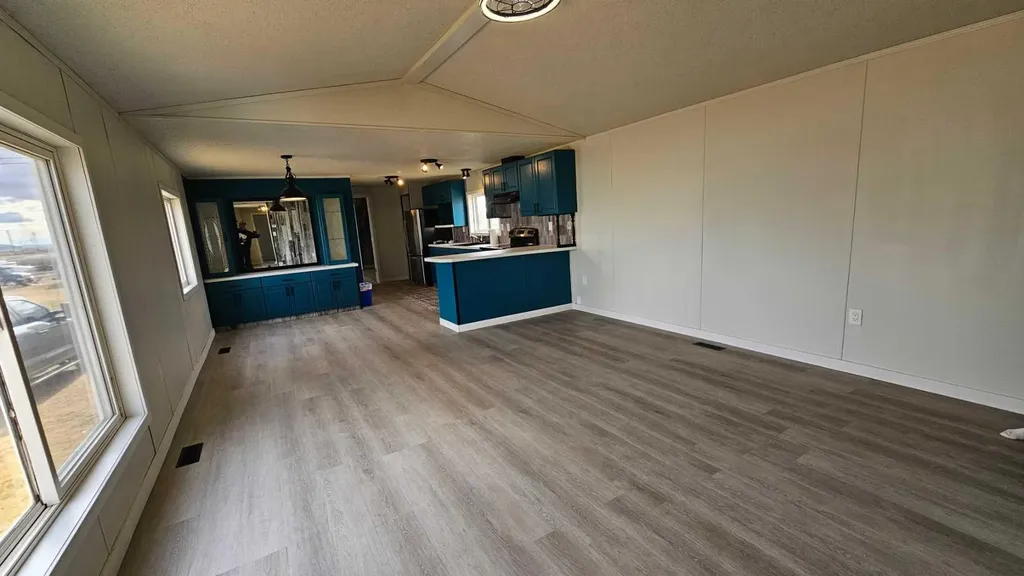 4404 Park Crescent Coronation AB T0C1C0