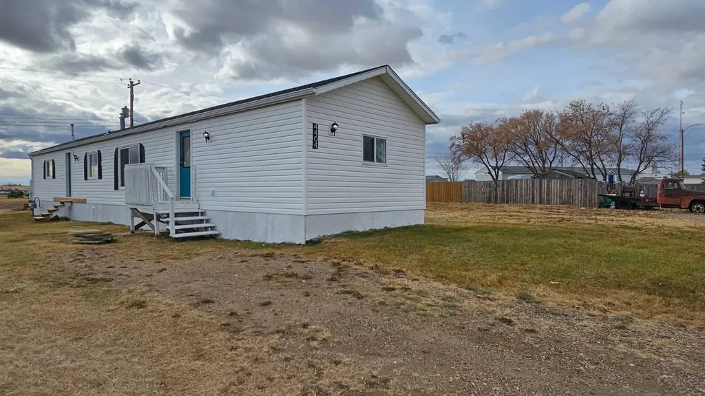 4404 Park Crescent Coronation AB T0C1C0