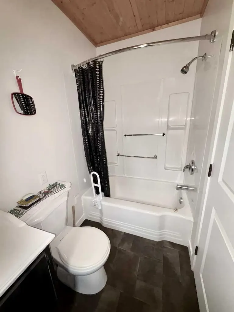 5140 48 Street Mannville AB T0B 2W0