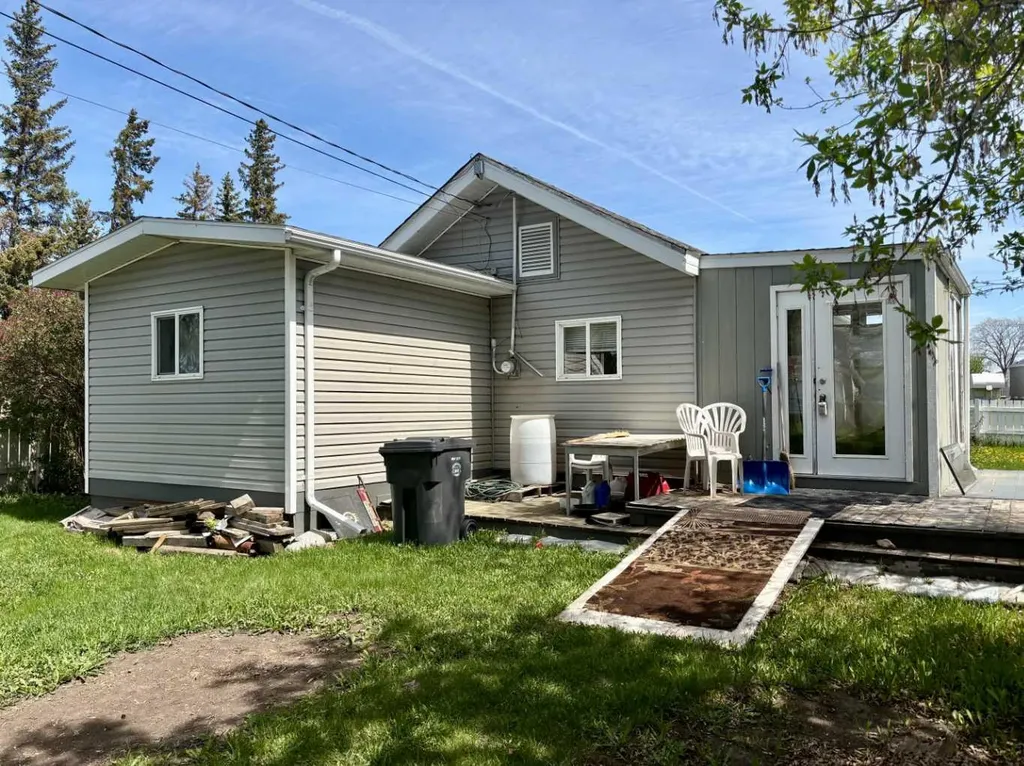 5140 48 Street Mannville AB T0B 2W0