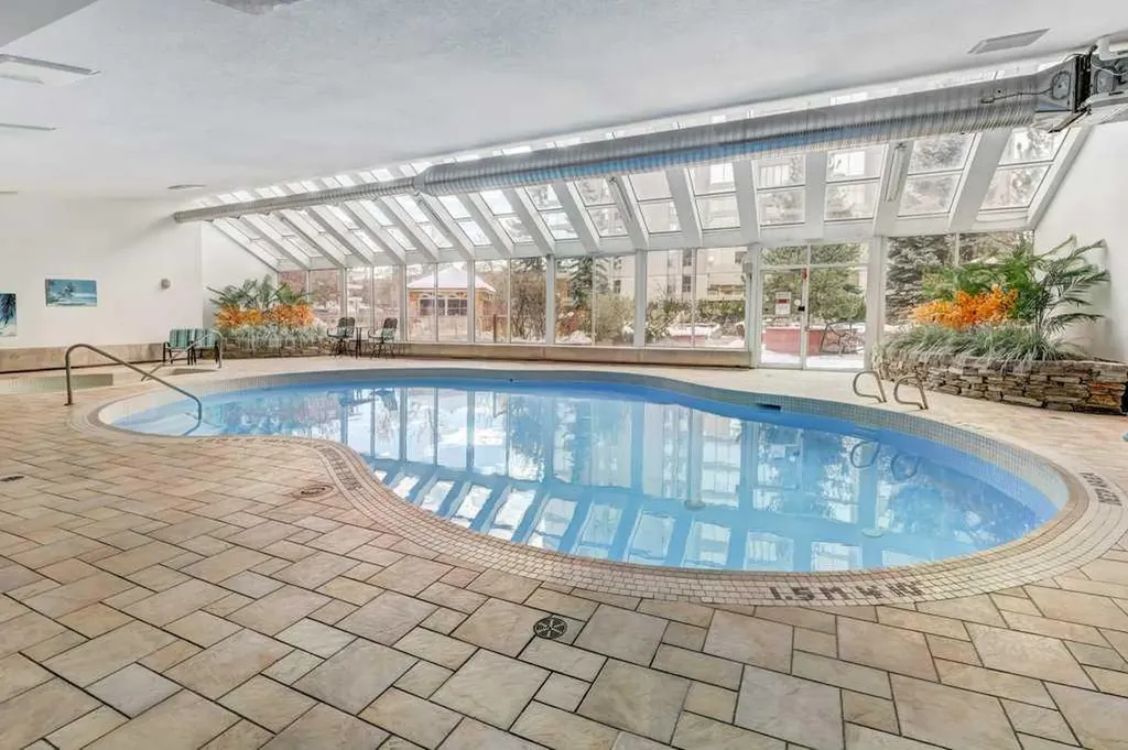 4603 Varsity Drive NW Calgary AB T3A 2V7