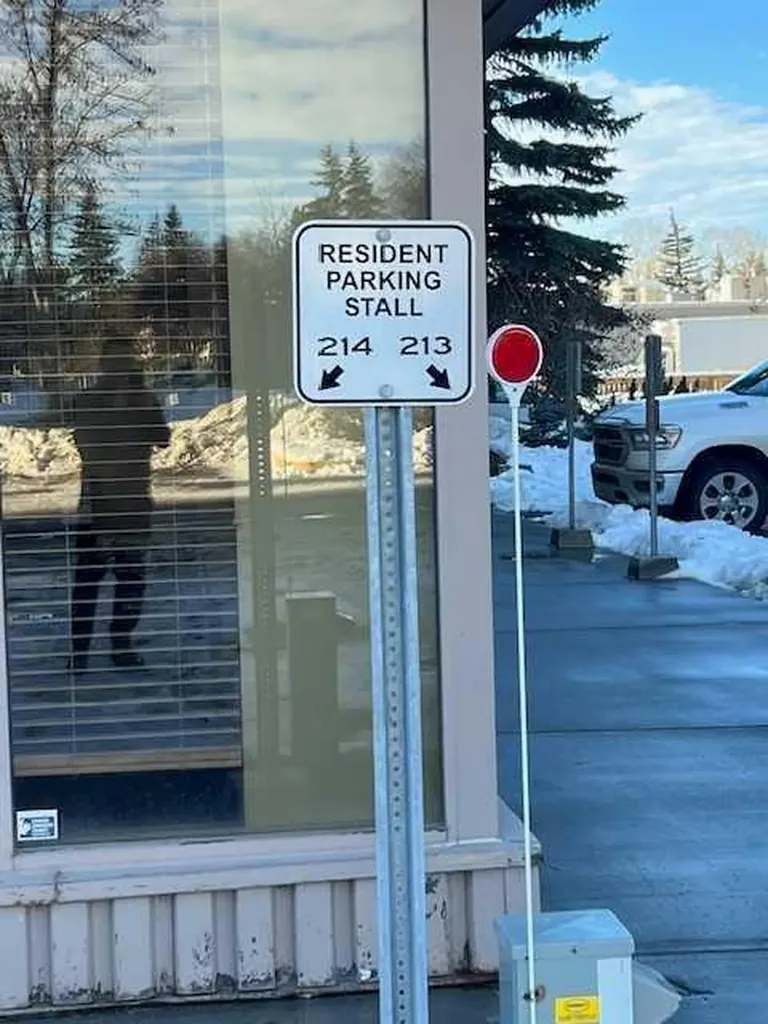 4603 Varsity Drive NW Calgary AB T3A 2V7