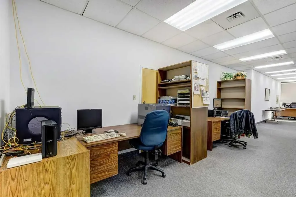 4603 Varsity Drive NW Calgary AB T3A 2V7