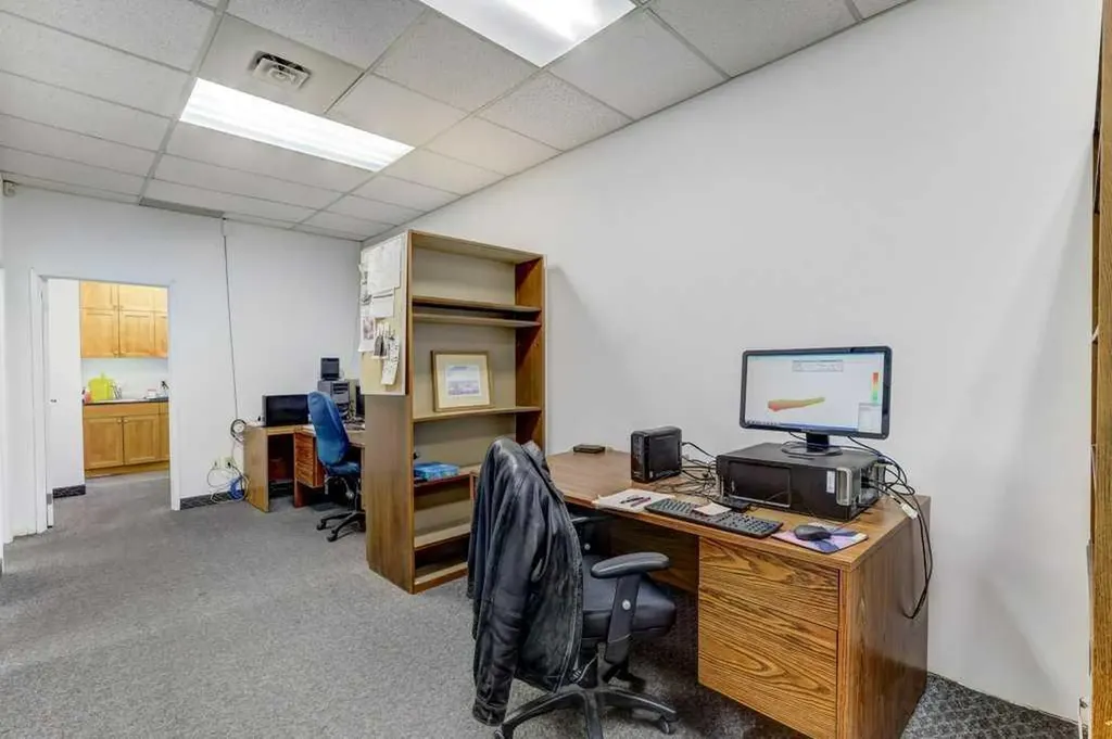 4603 Varsity Drive NW Calgary AB T3A 2V7