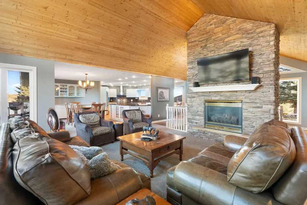 33038 Township Road 272 Rural Rocky View County AB T4C 2Z6