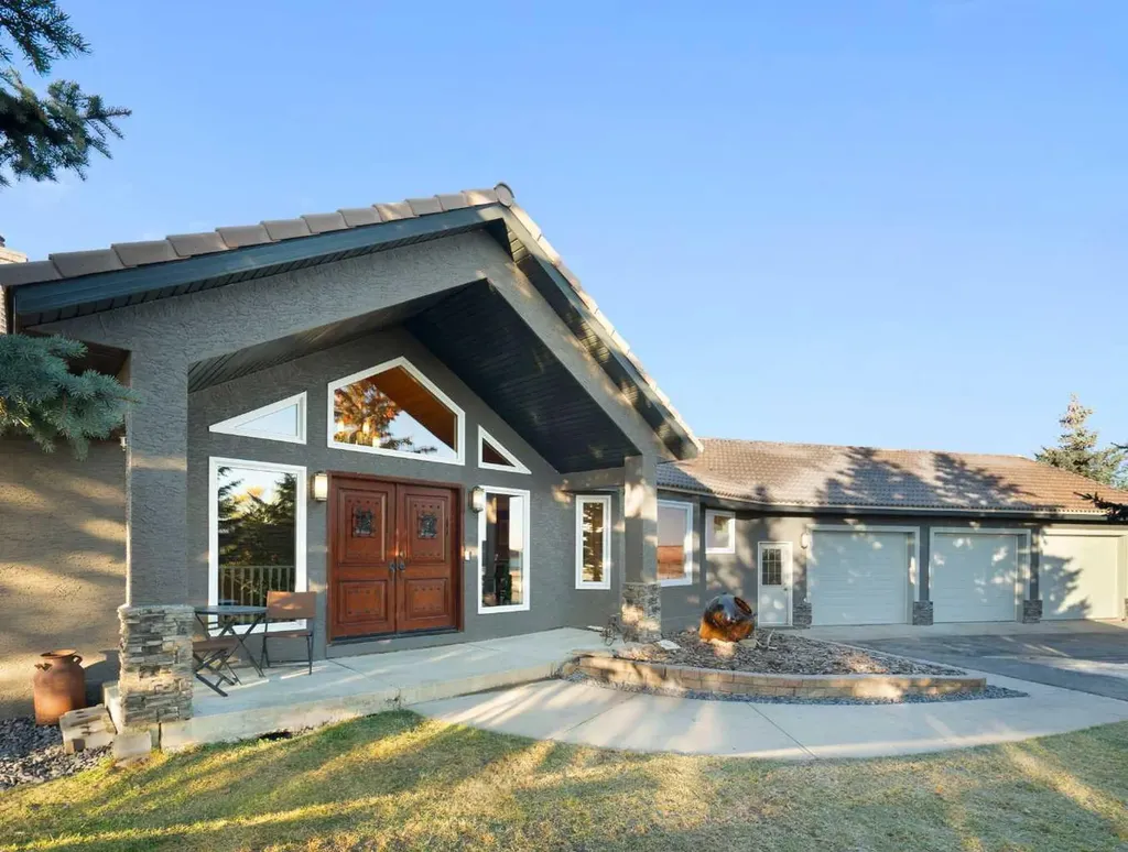 33038 Township Road 272 Rural Rocky View County AB T4C 2Z6