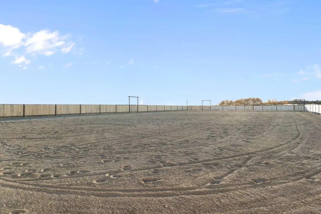 33038 Township Road 272 Rural Rocky View County AB T4C 2Z6