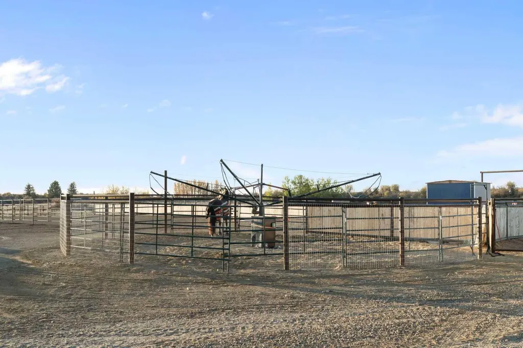 33038 Township Road 272 Rural Rocky View County AB T4C 2Z6