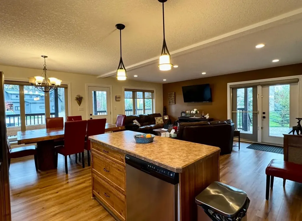 125 Monias Drive Rural Big Lakes County AB T0H 1E0
