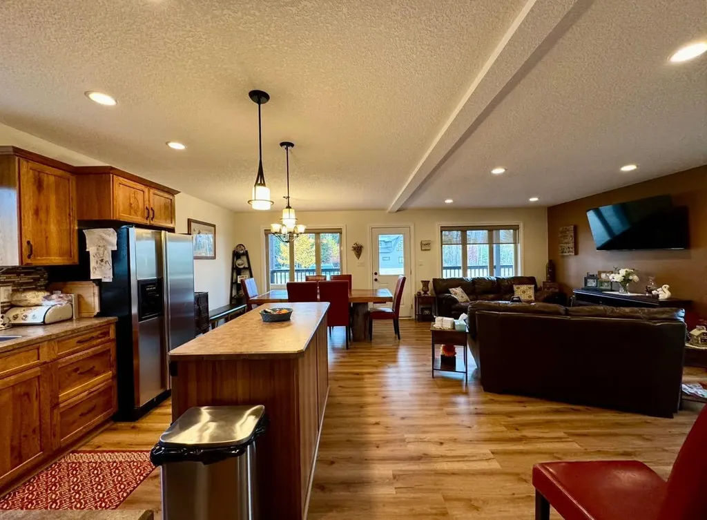 125 Monias Drive Rural Big Lakes County AB T0H 1E0