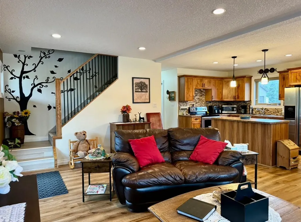 125 Monias Drive Rural Big Lakes County AB T0H 1E0