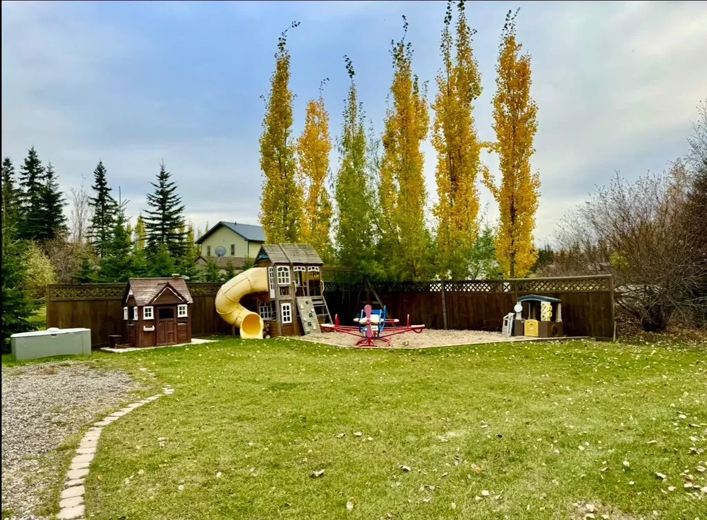 125 Monias Drive Rural Big Lakes County AB T0H 1E0