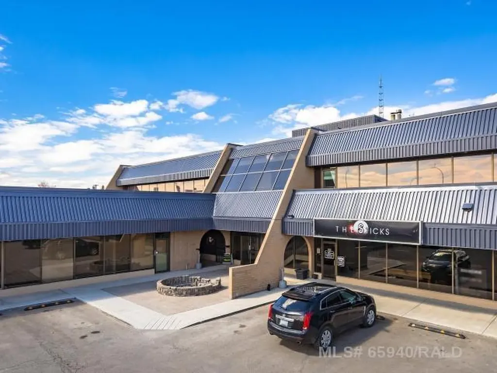 5704 44 Street Lloydminster AB T9V 2A1