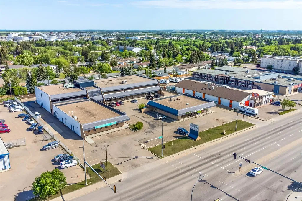 5704 44 Street Lloydminster AB T9V 2A1