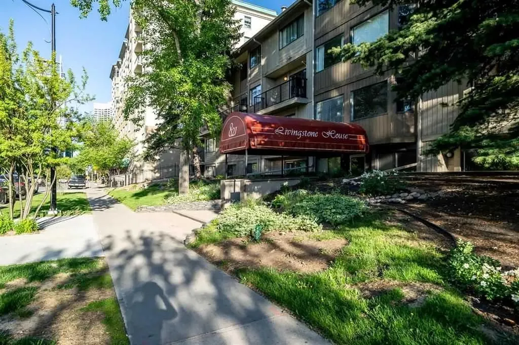 821 3 Avenue SW Calgary AB T2P 0H1