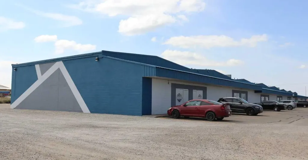 3608 14 Avenue N Lethbridge AB T1H 6E7