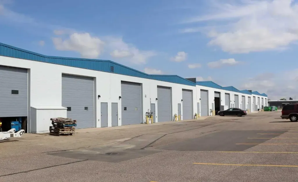 3608 14 Avenue N Lethbridge AB T1H 6E7