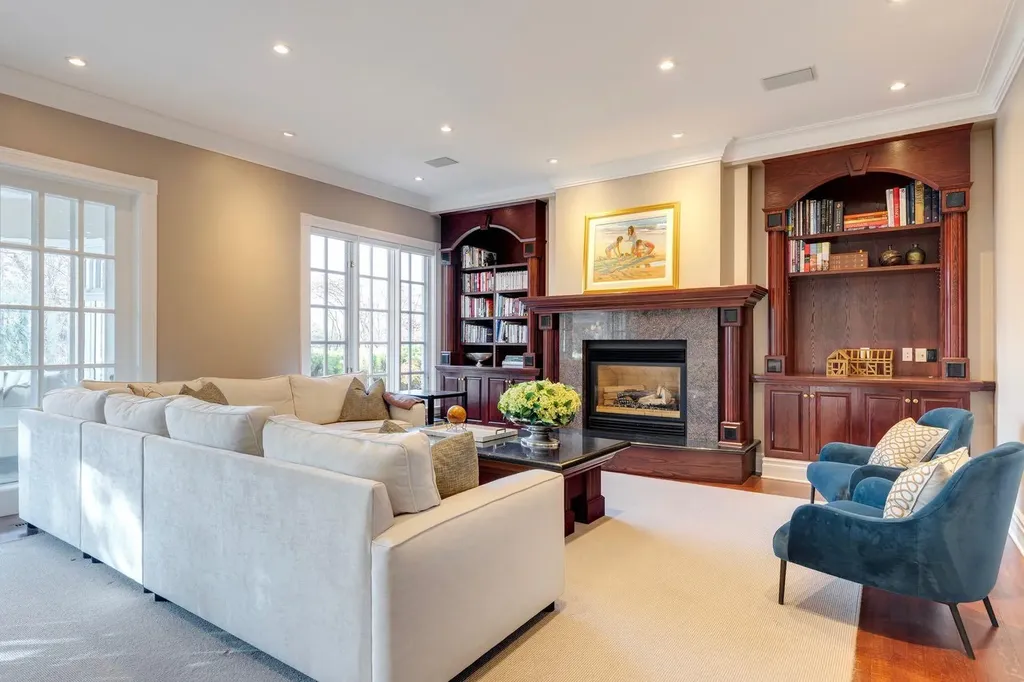 126 Eagle Ridge Drive SW Calgary AB T2V 2V4