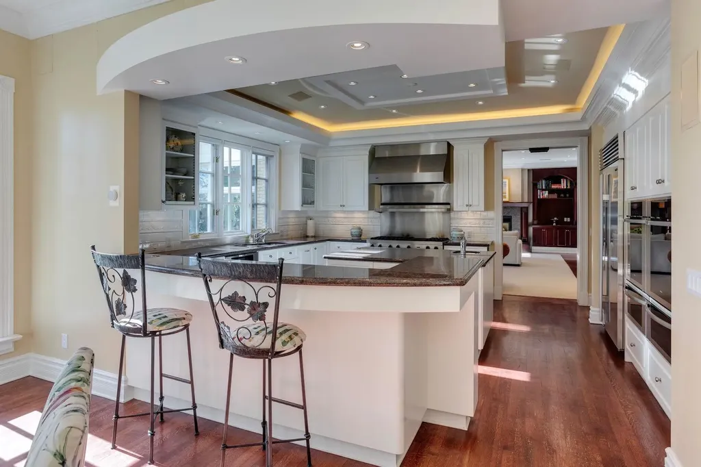 126 Eagle Ridge Drive SW Calgary AB T2V 2V4