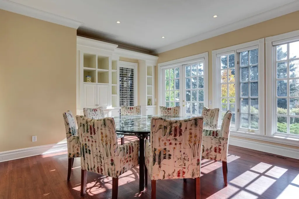 126 Eagle Ridge Drive SW Calgary AB T2V 2V4