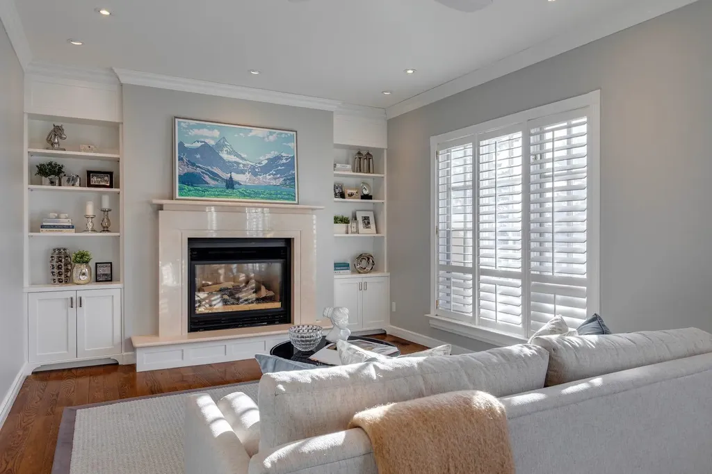 126 Eagle Ridge Drive SW Calgary AB T2V 2V4