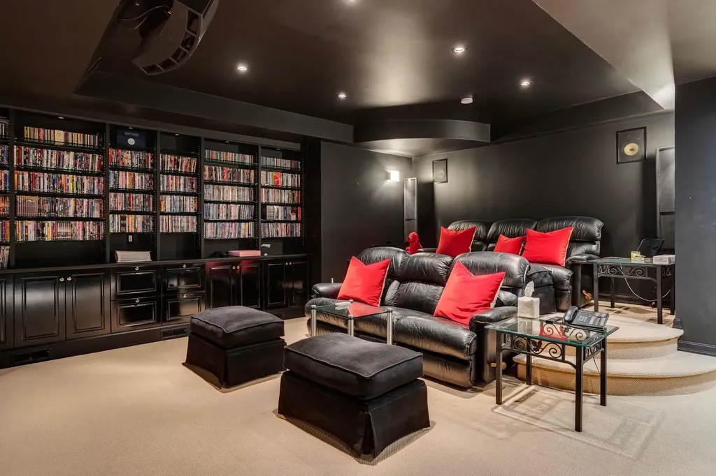 126 Eagle Ridge Drive SW Calgary AB T2V 2V4