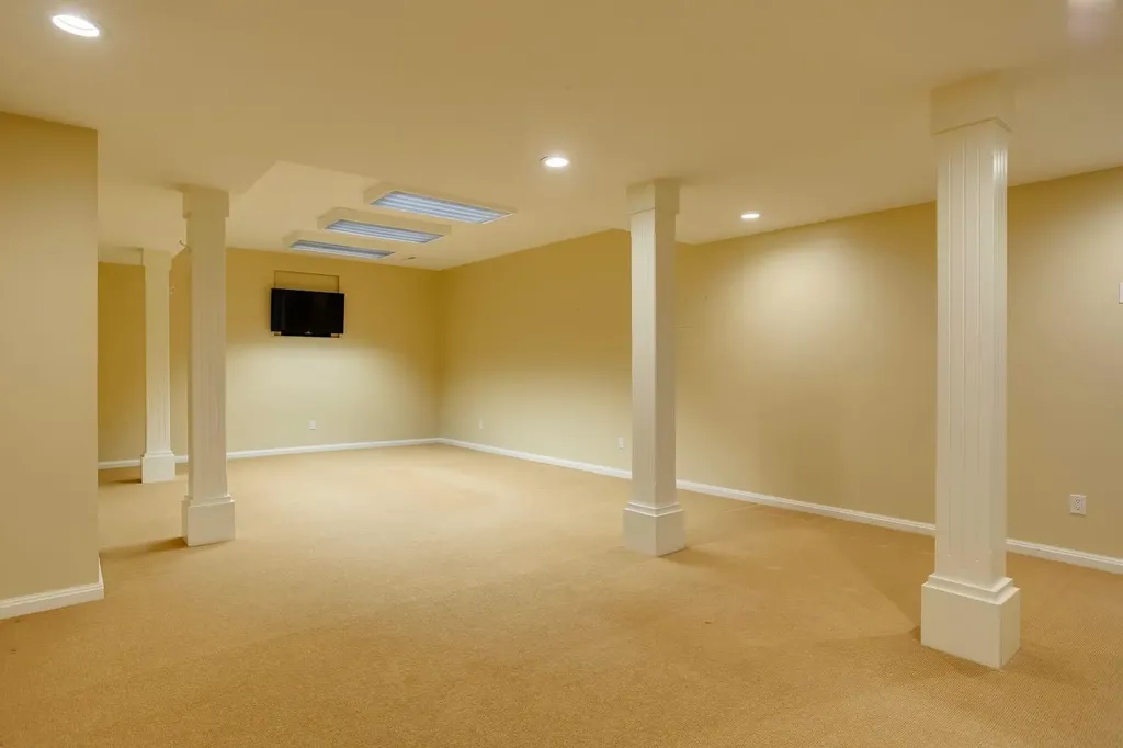 126 Eagle Ridge Drive SW Calgary AB T2V 2V4