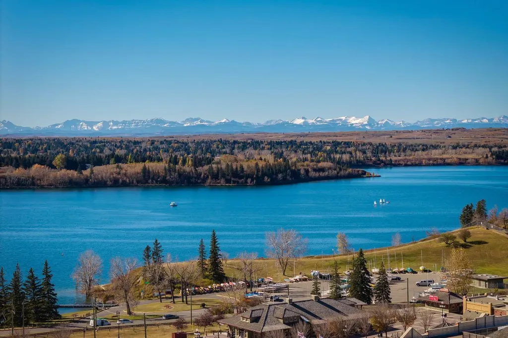 126 Eagle Ridge Drive SW Calgary AB T2V 2V4