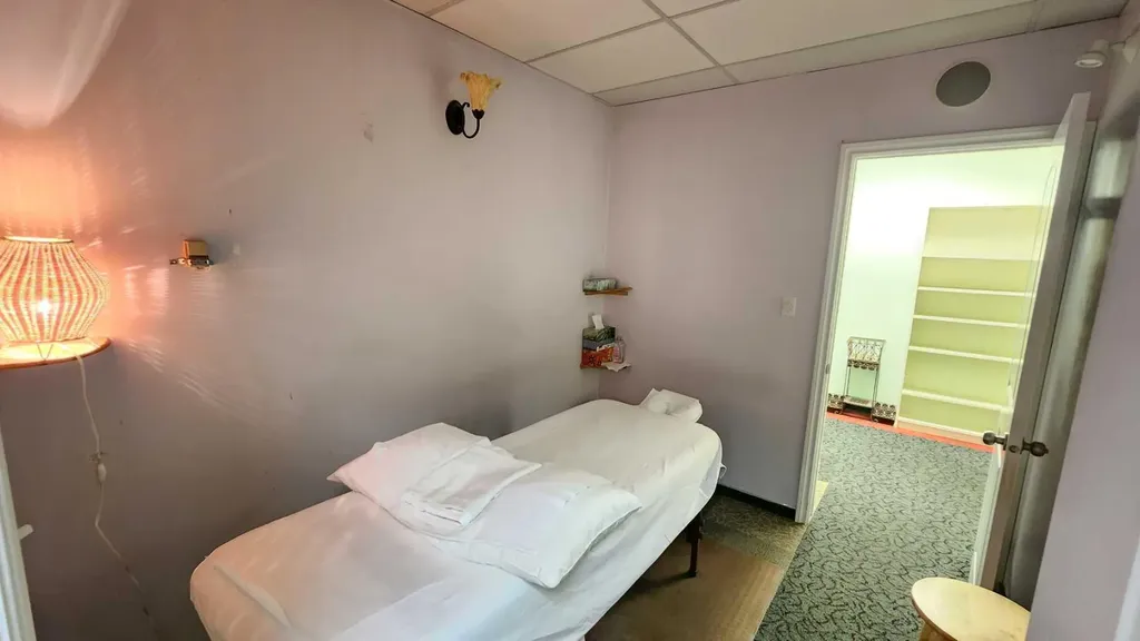 328 Centre Street SE Calgary AB T2G 4X6