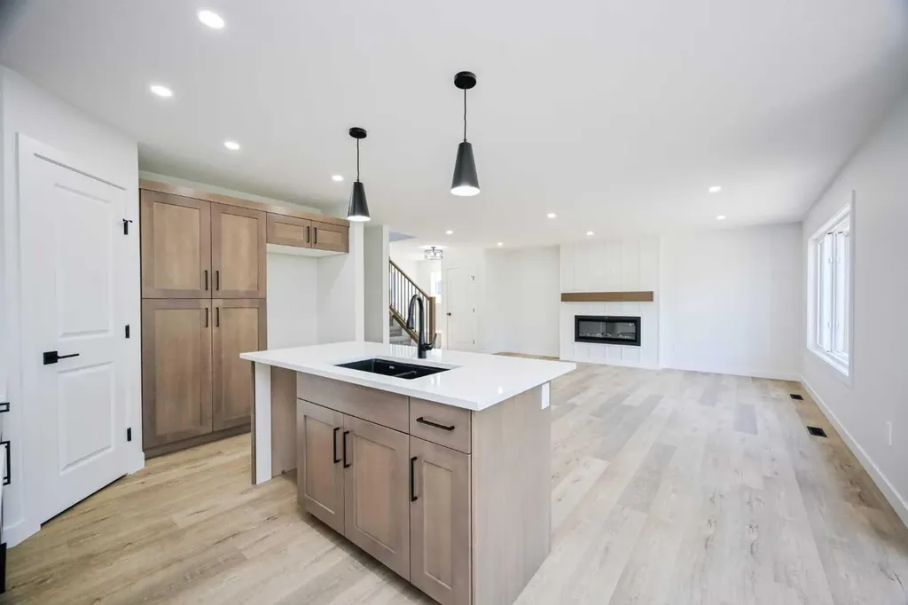 10506 134a Avenue Grande Prairie AB T8X 0W4