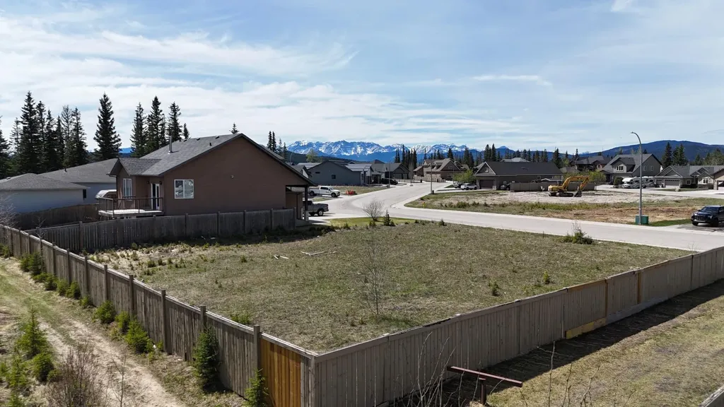 208 Trestle Place Hinton AB T7V0B8