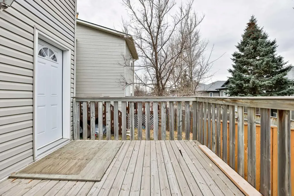 720 Heritage Boulevard W Lethbridge AB T1K 7X2
