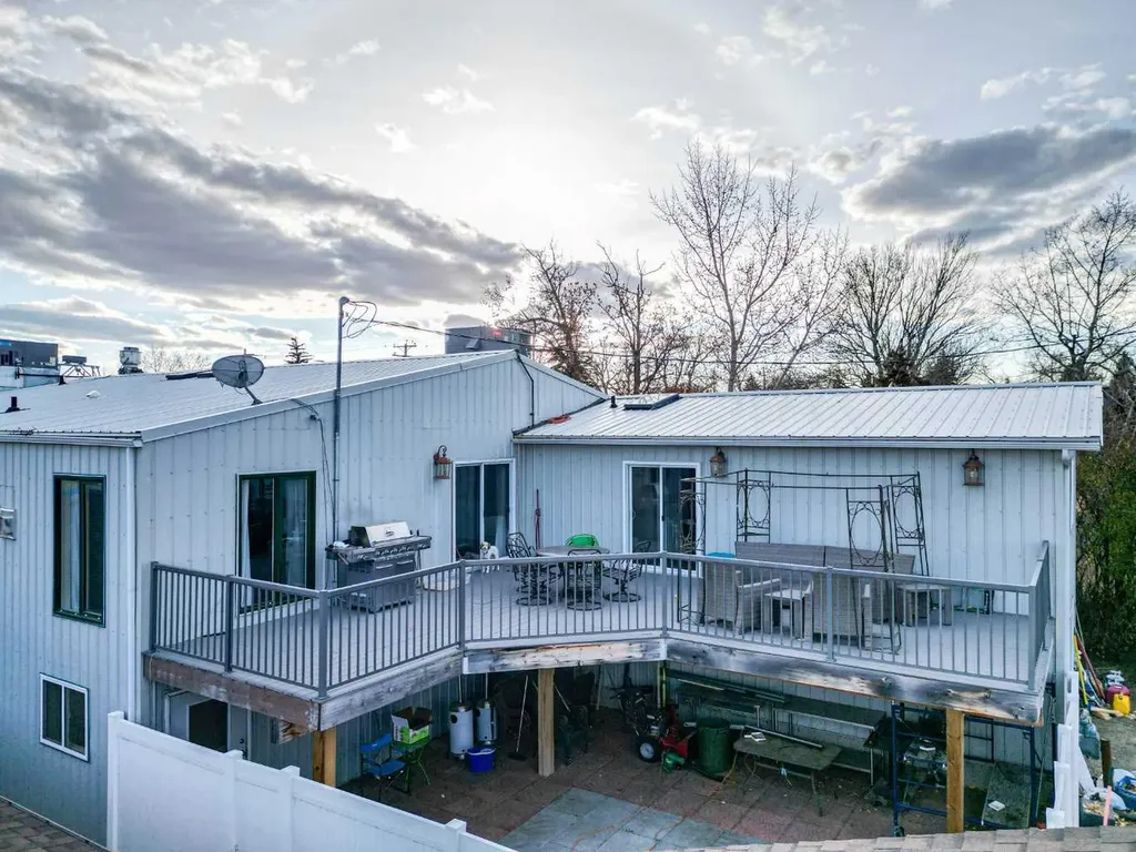 111 1 Avenue S Coutts AB T0K 0N0