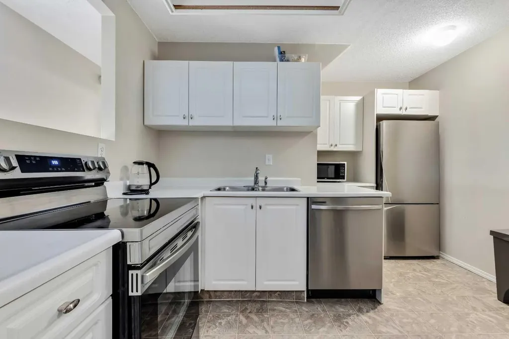 231 Heritage Drive SE Calgary AB T2H 1N1