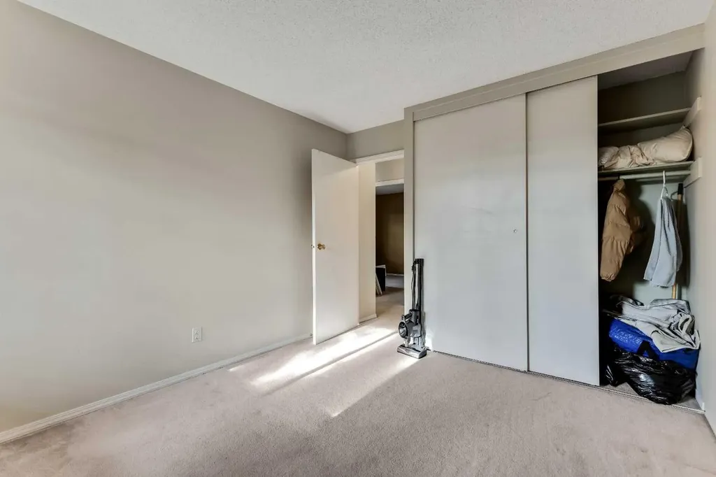 231 Heritage Drive SE Calgary AB T2H 1N1