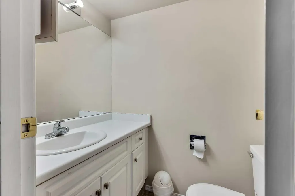 231 Heritage Drive SE Calgary AB T2H 1N1