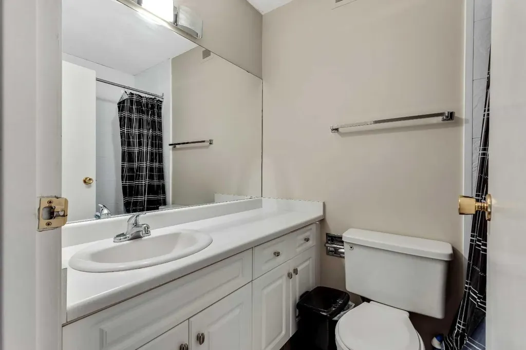 231 Heritage Drive SE Calgary AB T2H 1N1