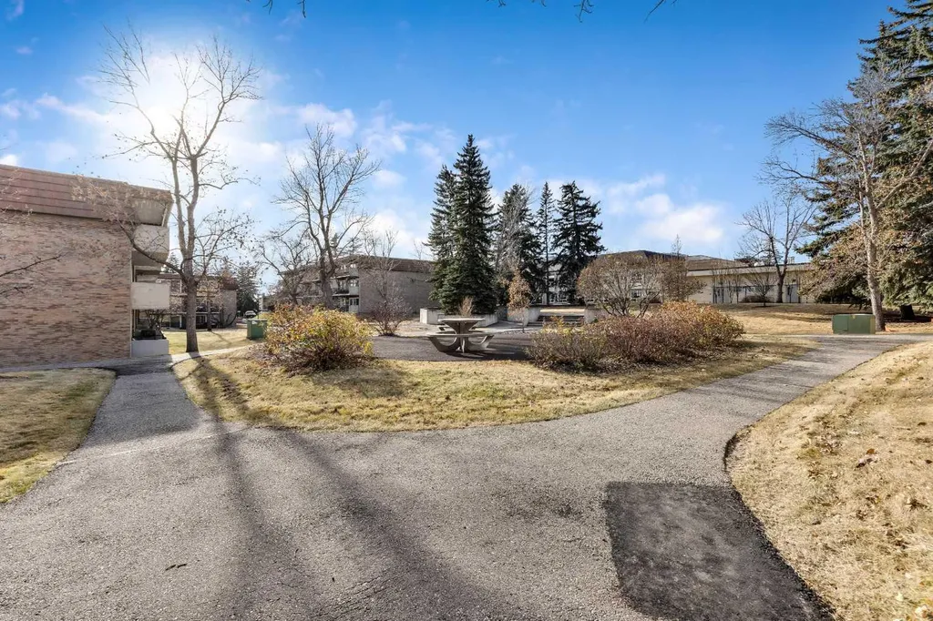 231 Heritage Drive SE Calgary AB T2H 1N1