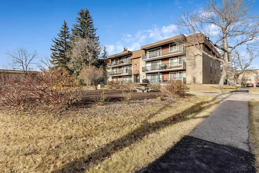 231 Heritage Drive SE Calgary AB T2H 1N1