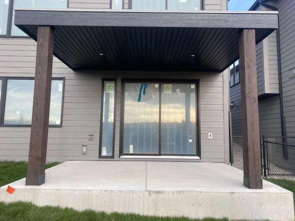 31 Royal Birch Cove NW Calgary AB T3G 5P9