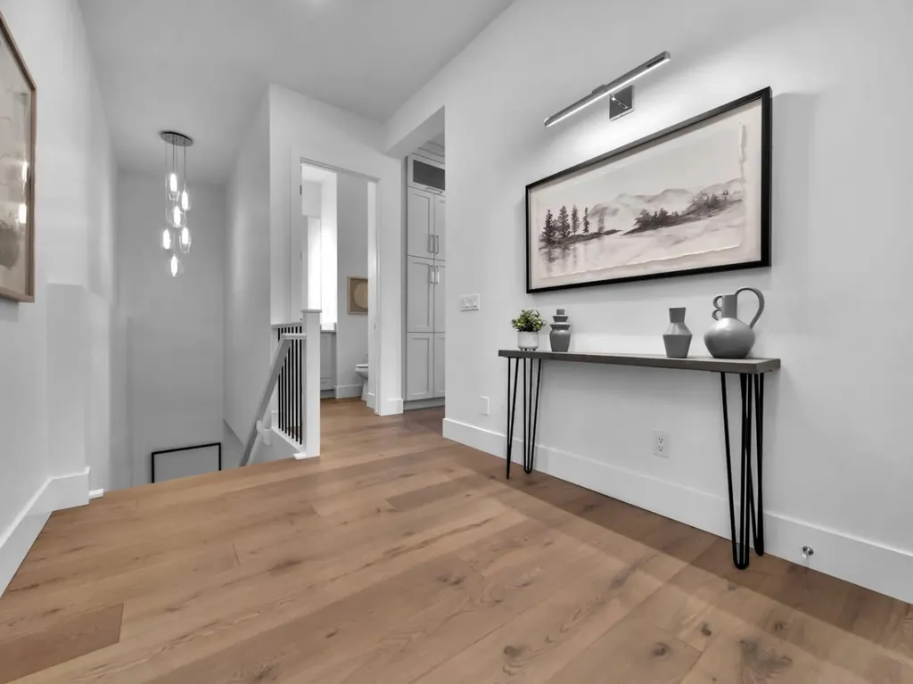 31 Royal Birch Cove NW Calgary AB T3G 5P9