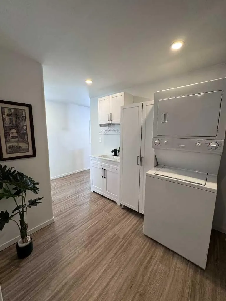 6834 59 Avenue #712 Red Deer AB T4P1C9