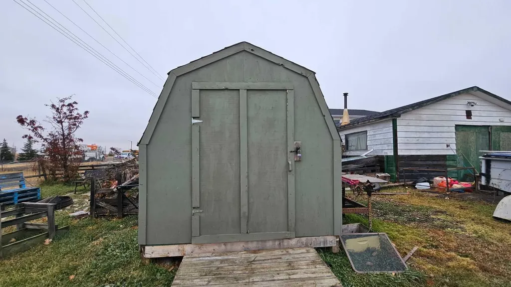 5202 Victoria Avenue Coronation AB T0C1C0