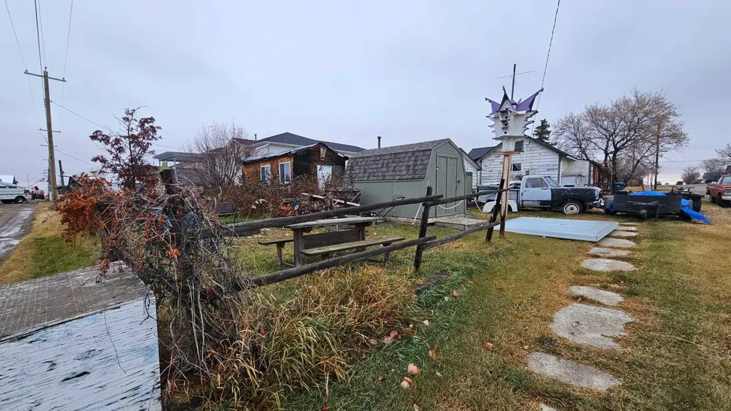 5202 Victoria Avenue Coronation AB T0C1C0