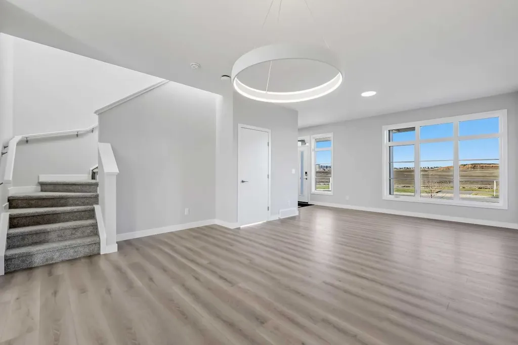 7007 Rangeview Avenue SE Calgary AB T3S 0P9