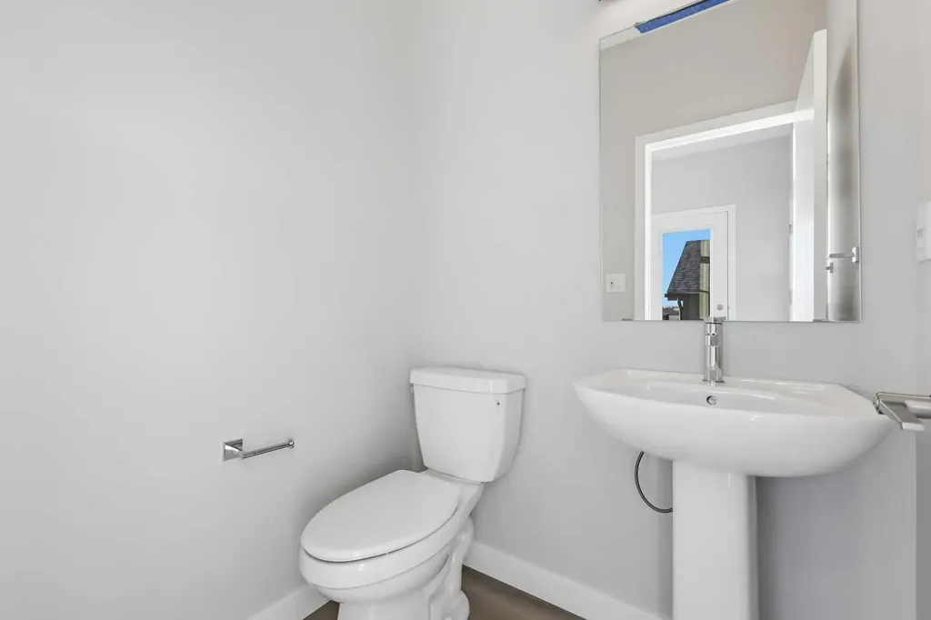 7007 Rangeview Avenue SE Calgary AB T3S 0P9