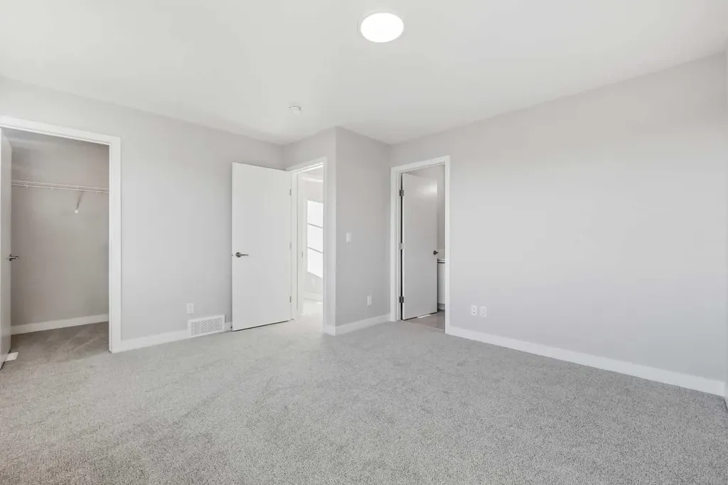 7007 Rangeview Avenue SE Calgary AB T3S 0P9