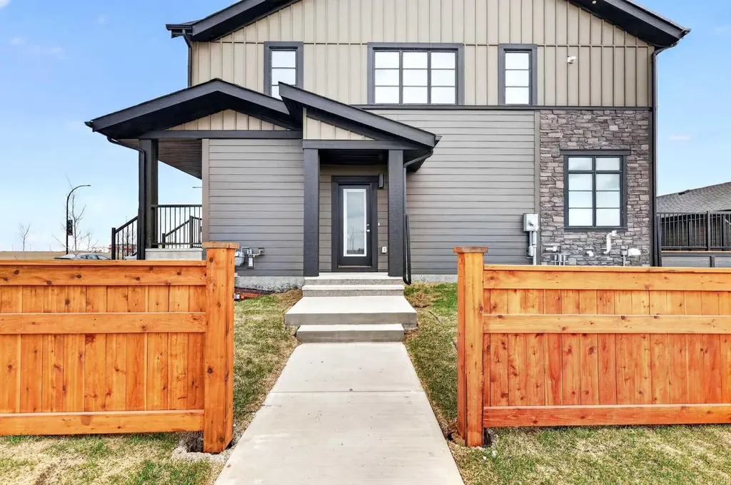7007 Rangeview Avenue SE Calgary AB T3S 0P9
