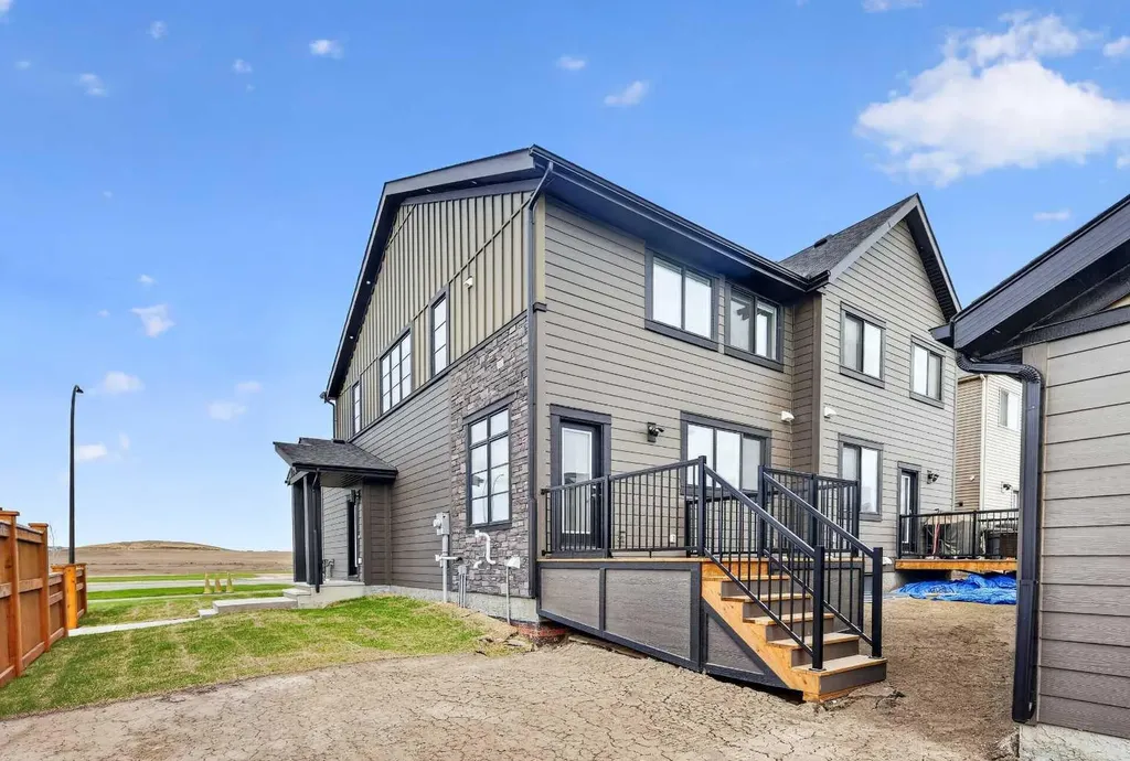 7007 Rangeview Avenue SE Calgary AB T3S 0P9