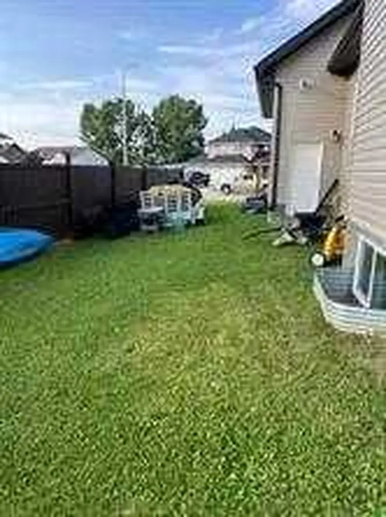 805 7 Avenue Fox Creek AB T0H 1P0